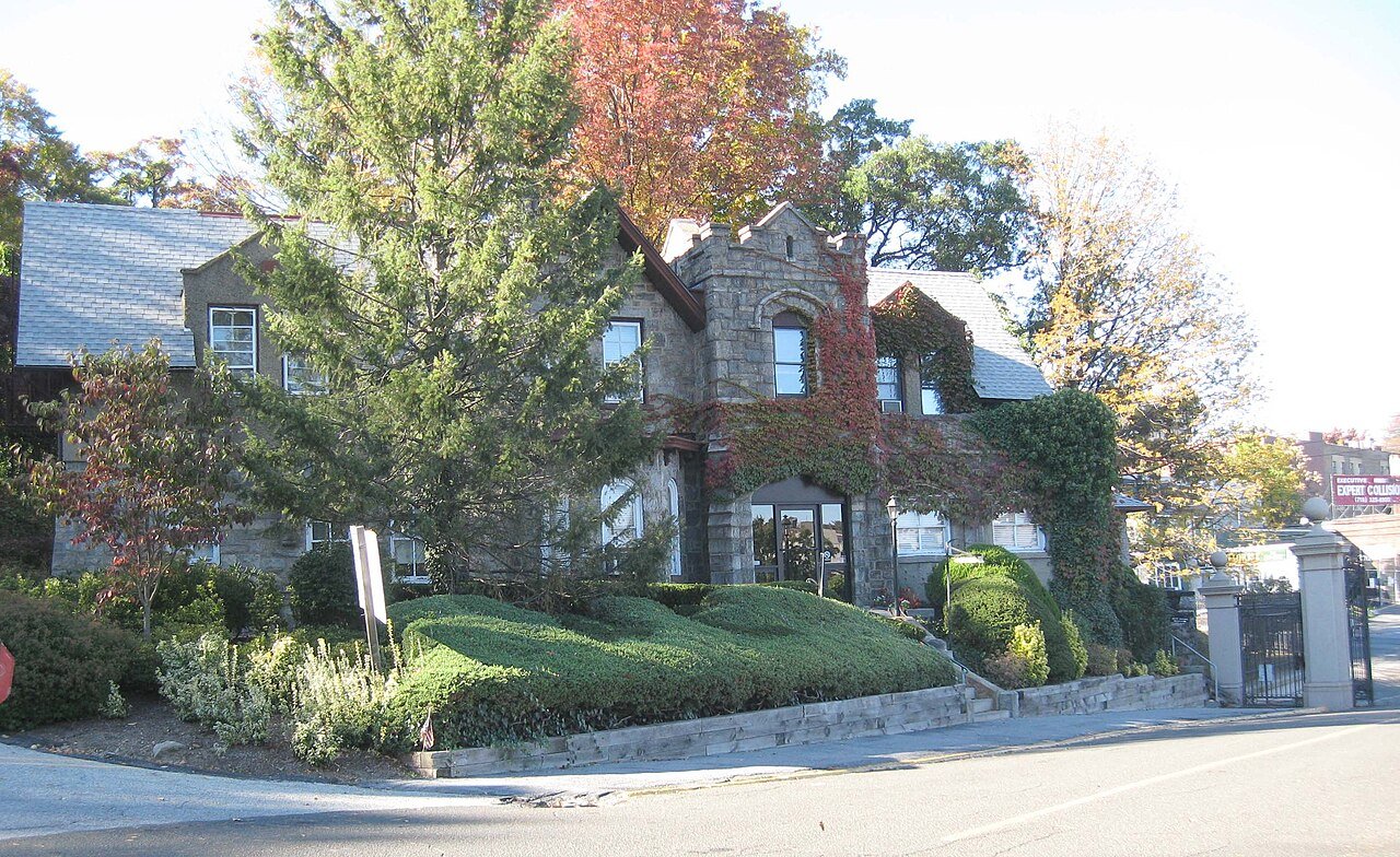 Woodlawn Cemetery and Arboretum