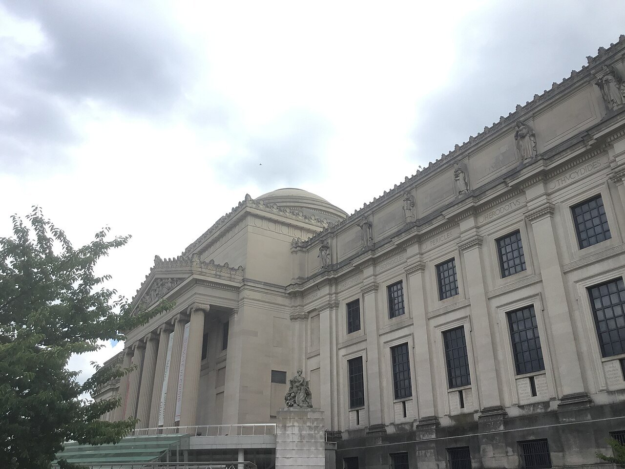 The monumental entrance and facade of the Brooklyn Museum on Eastern Parkway