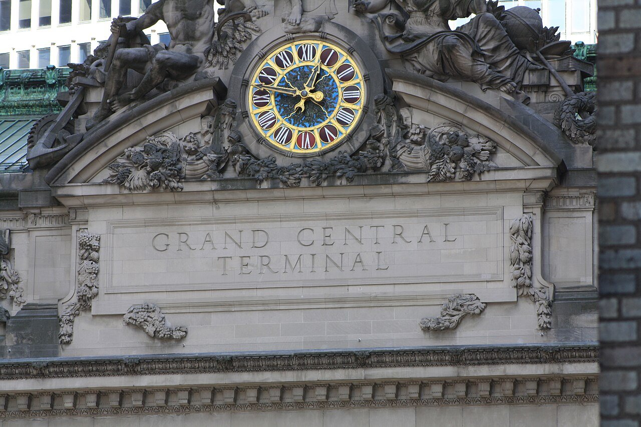 Grand Central Terminal facade and clock above the 42nd Street entrance