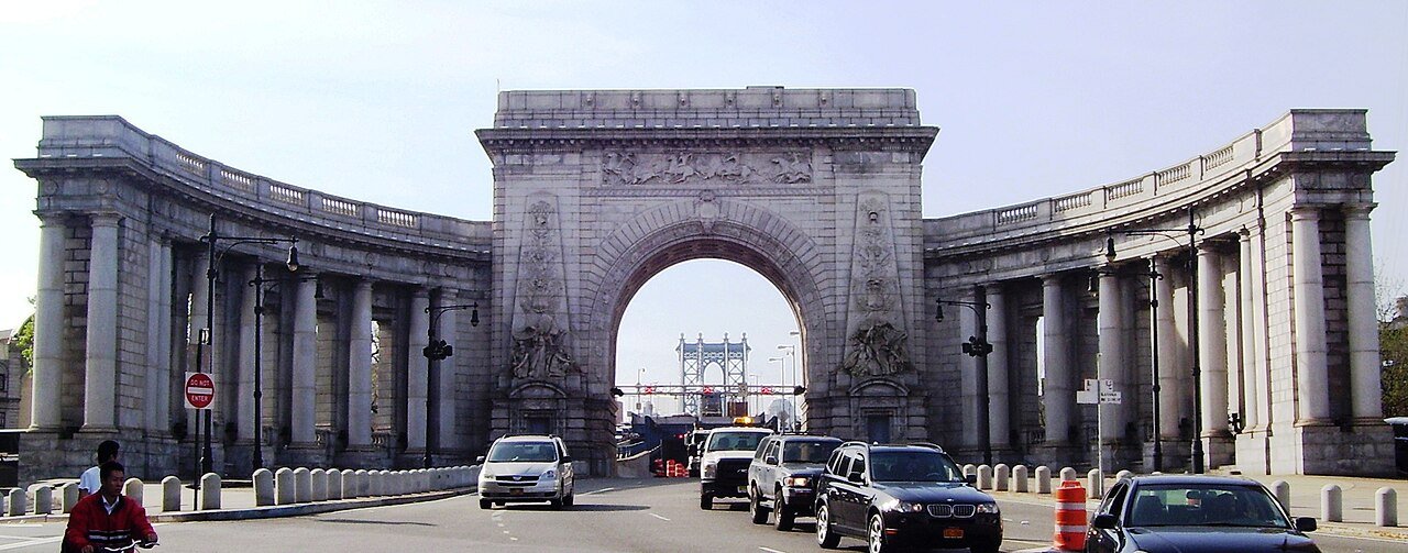 Manhattan Bridge Arch and Colonnade