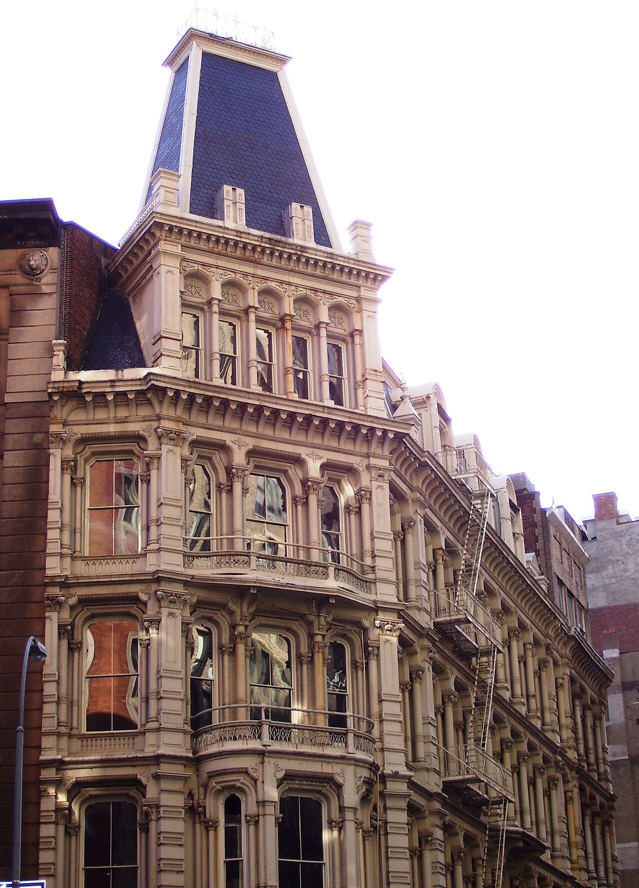 Former Lord & Taylor Building, Broadway exterior