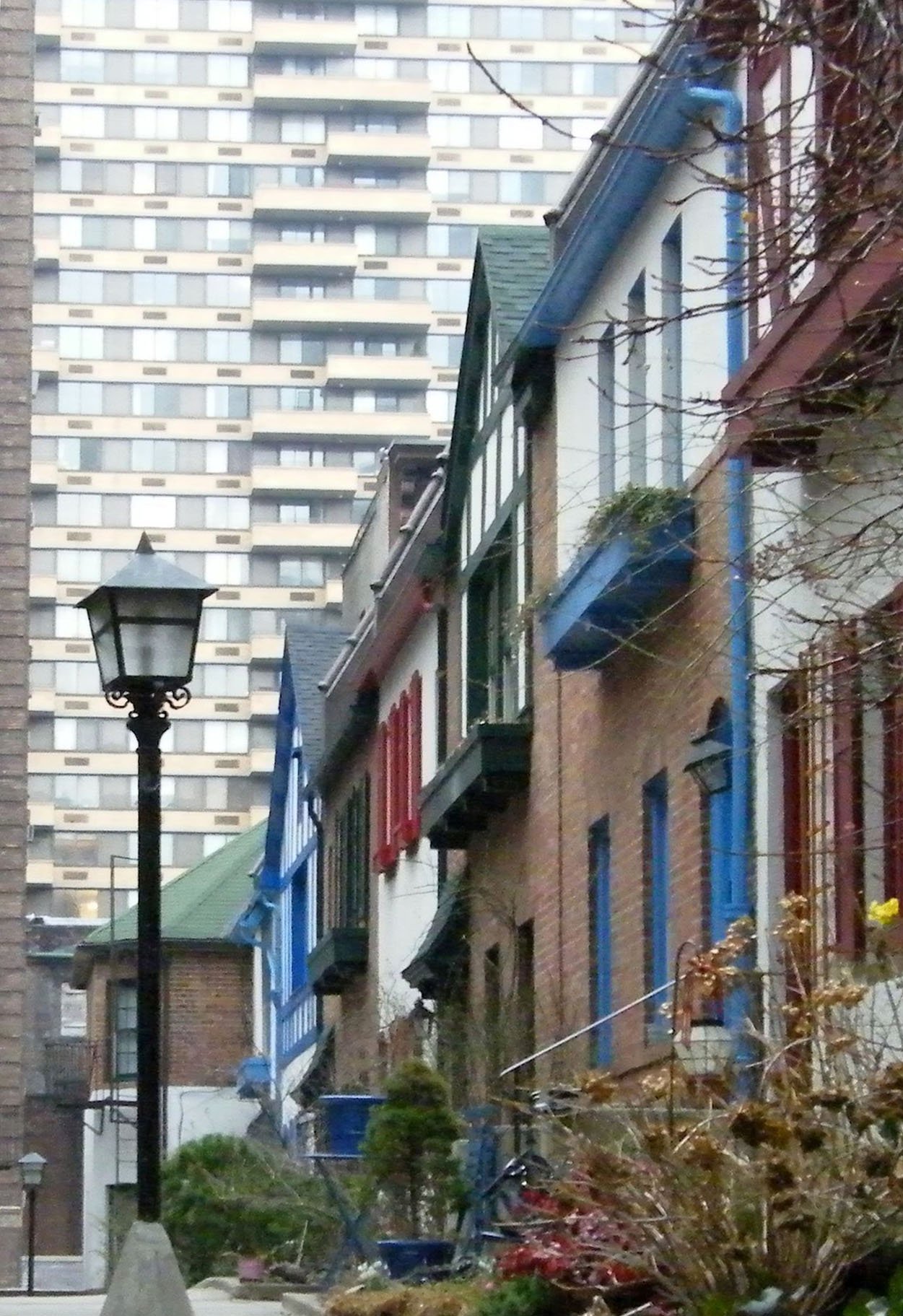 The small houses along Pomander Walk's private residential passage