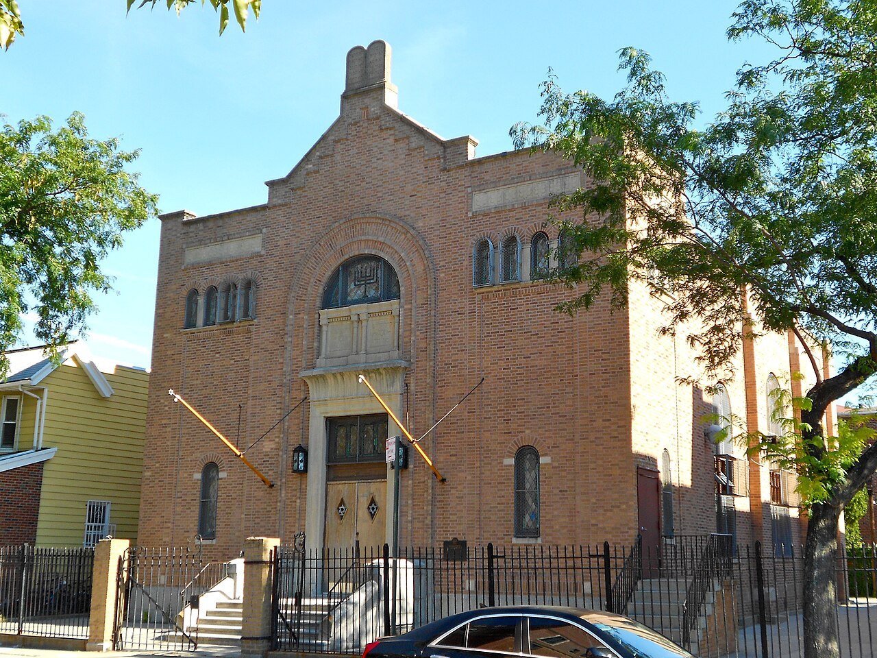 Magen David Synagogue, Bensonhurst exterior