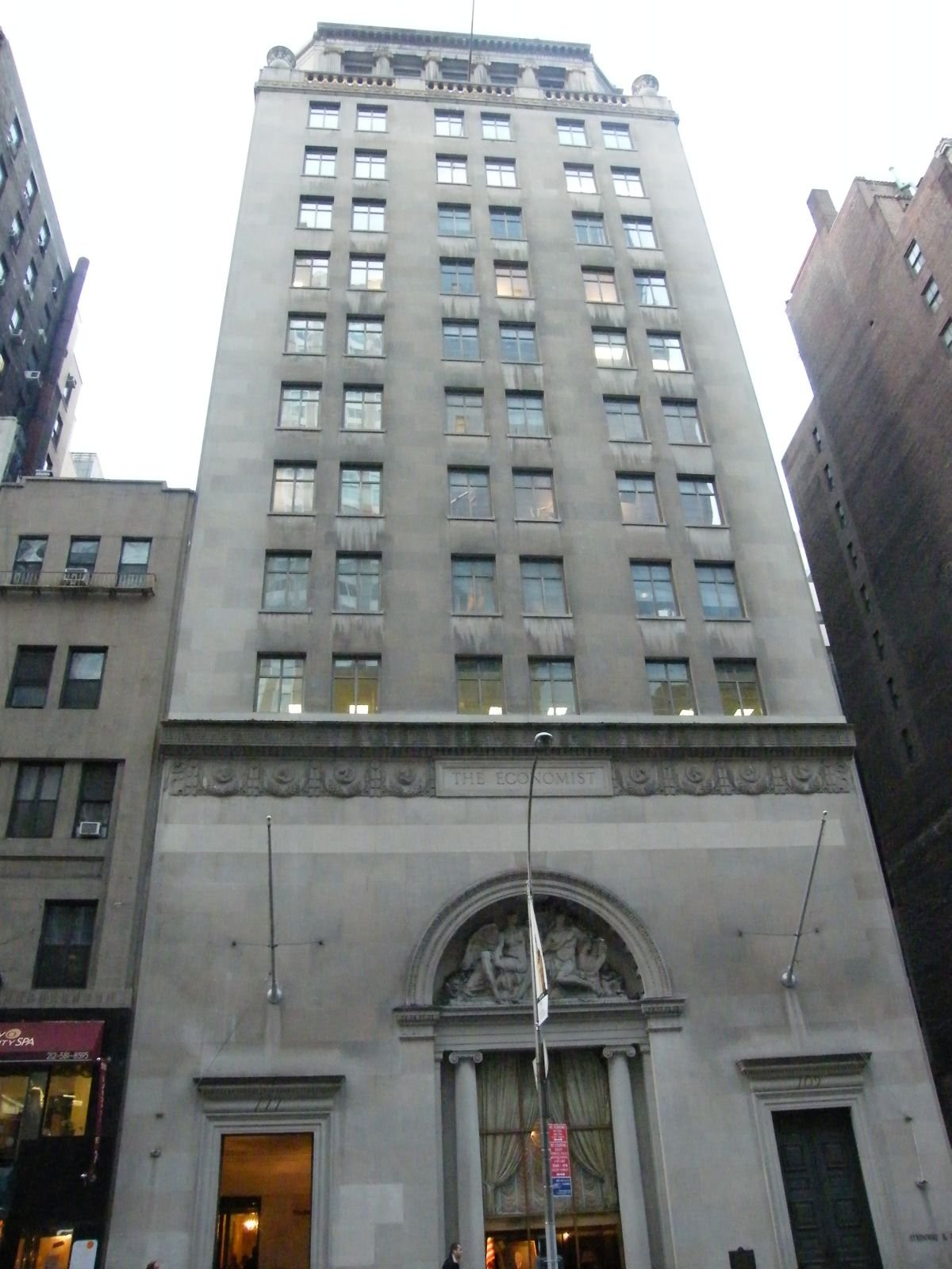 Steinway Hall facade, composer medallions and musical sculpture in 2008, before the adjoining tower was built