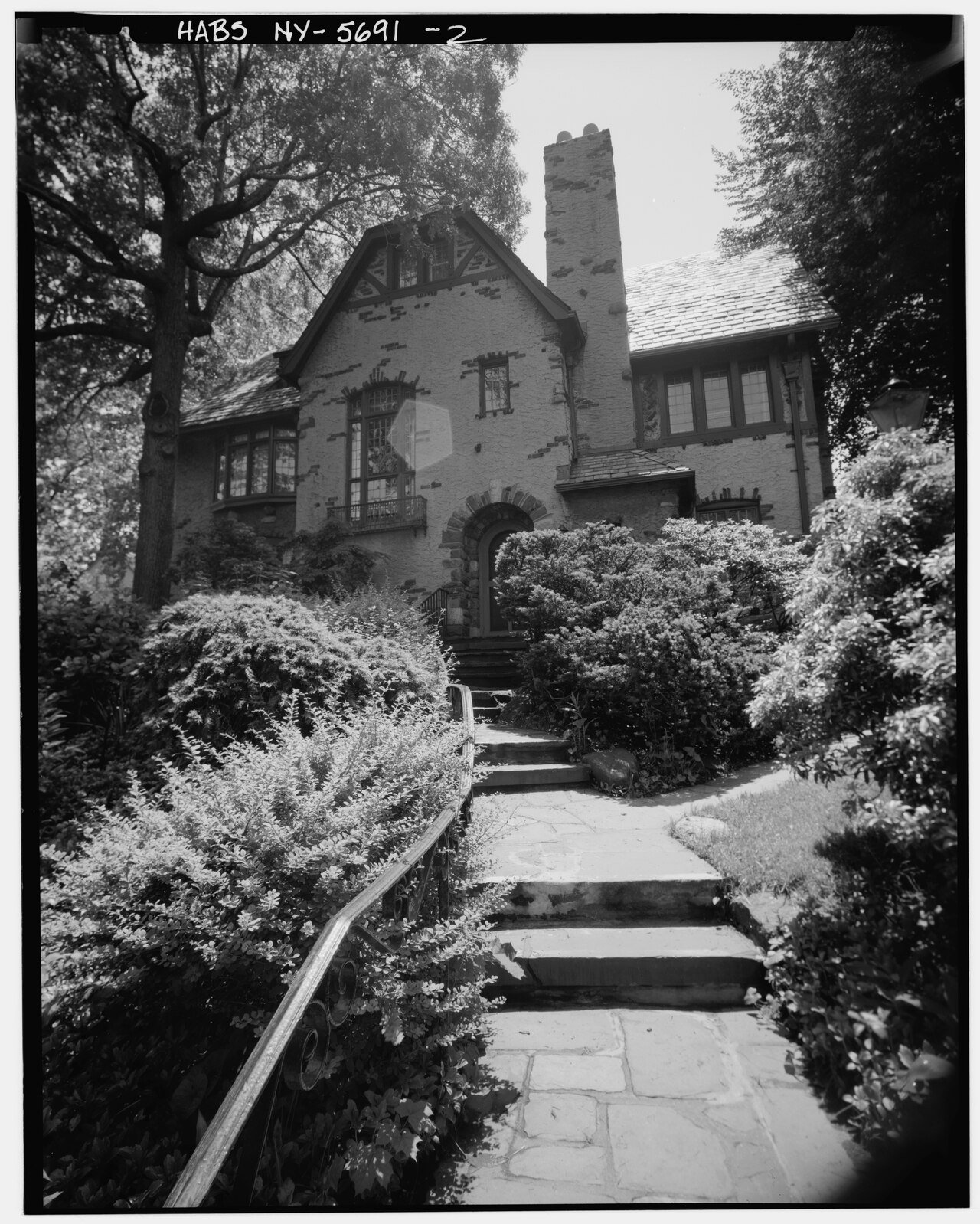 Ralph Bunche House in Kew Gardens, photographed by Dynecourt Mahon in summer 1979