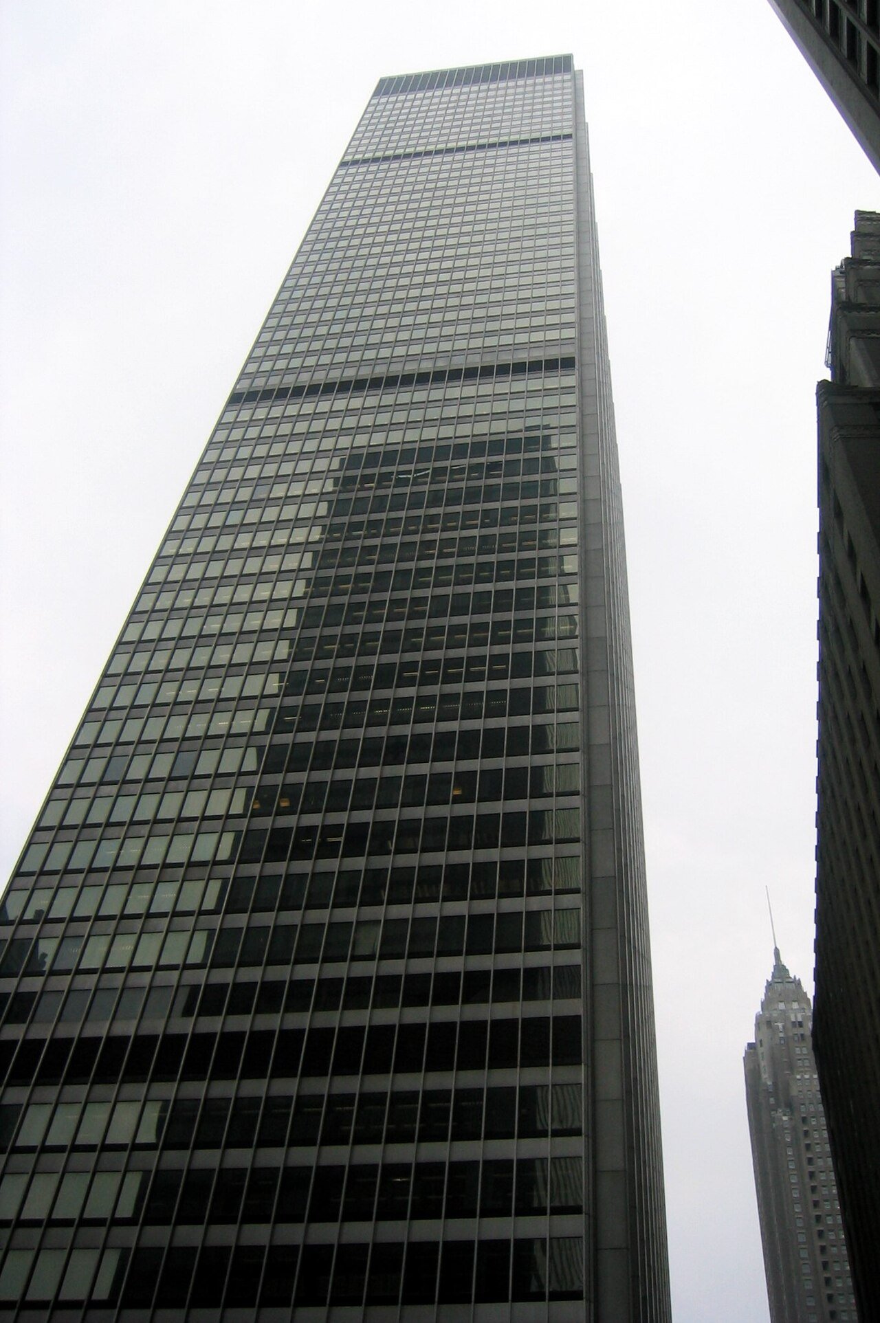 One Chase Manhattan Plaza's glass-and-metal office tower in 2006