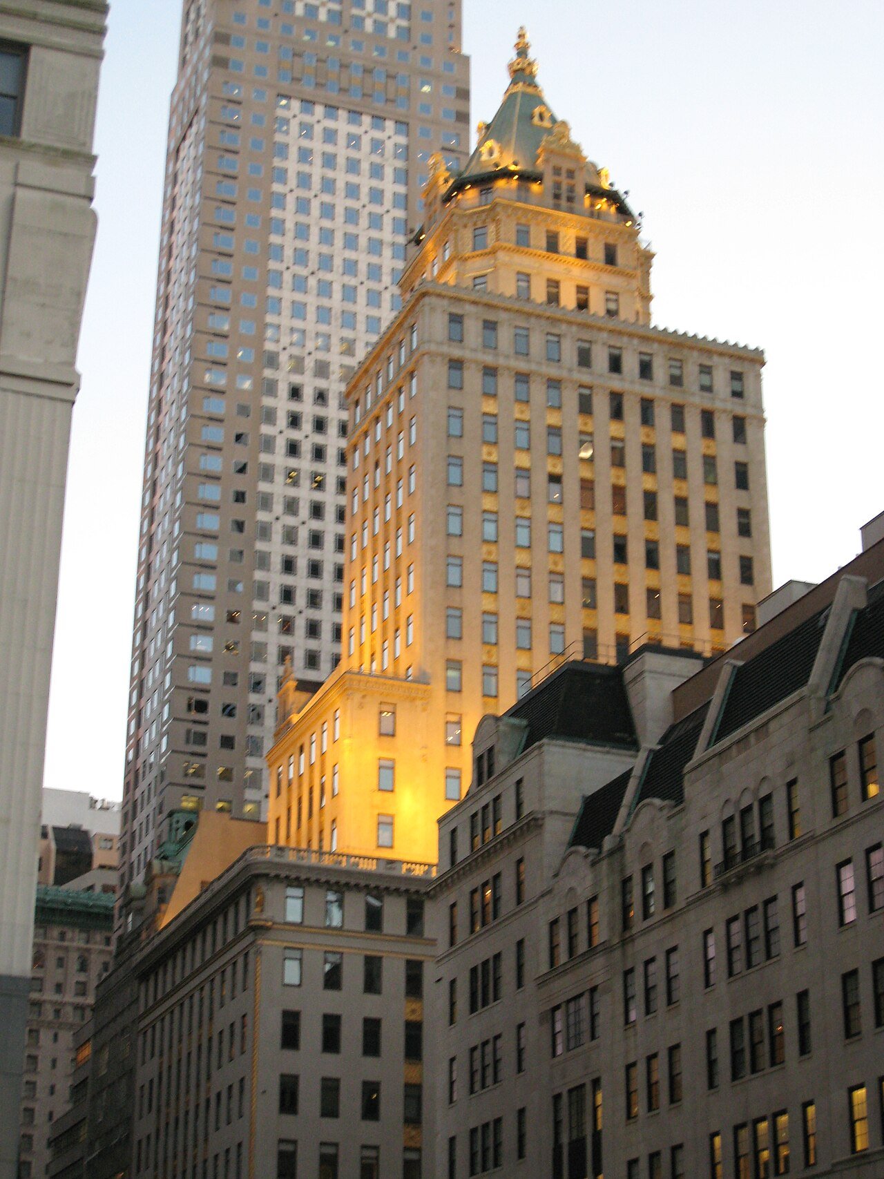 Crown Building, Former Heckscher Building
