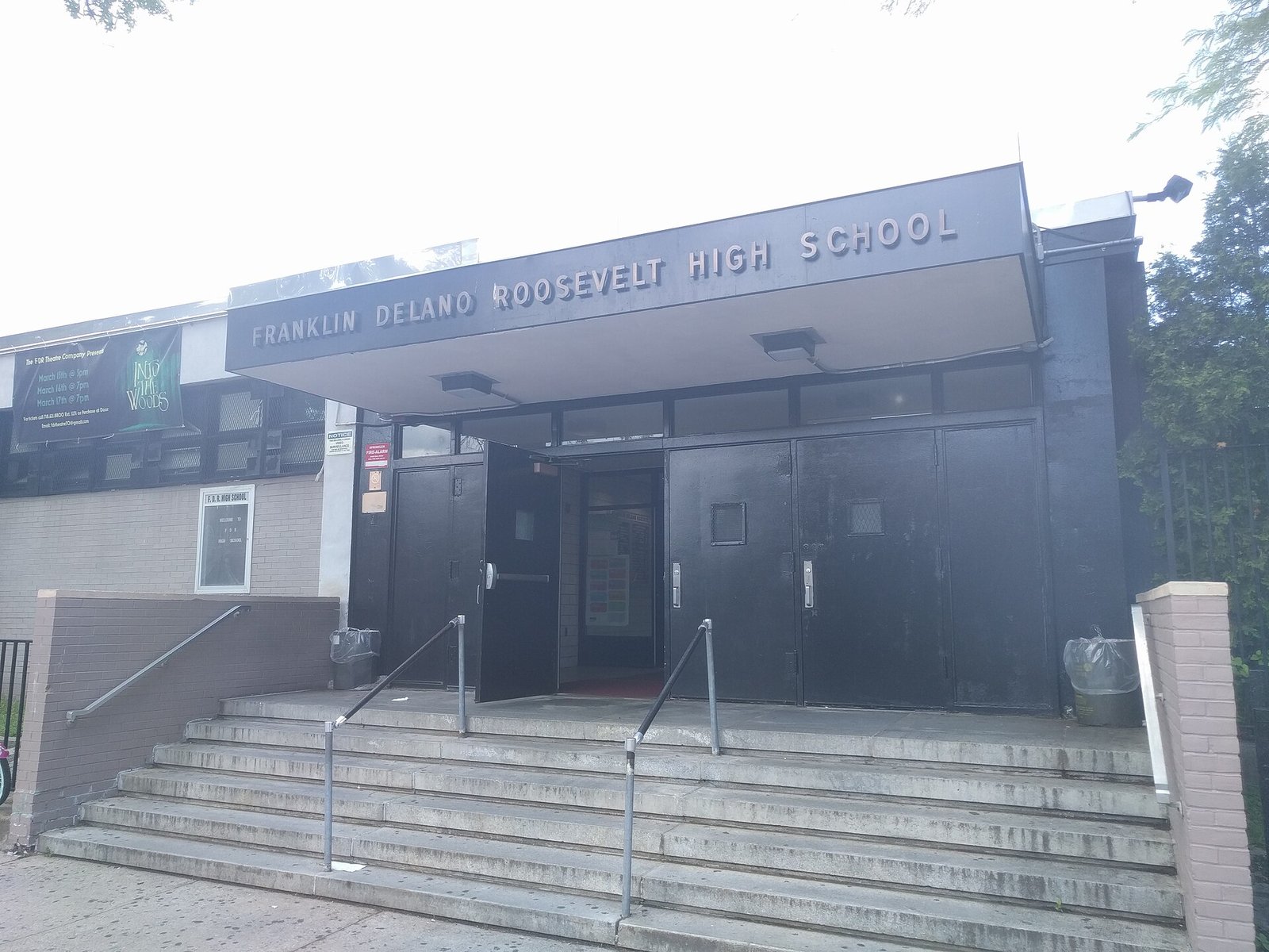 The entrance of Franklin D. Roosevelt High School on 20th Avenue.